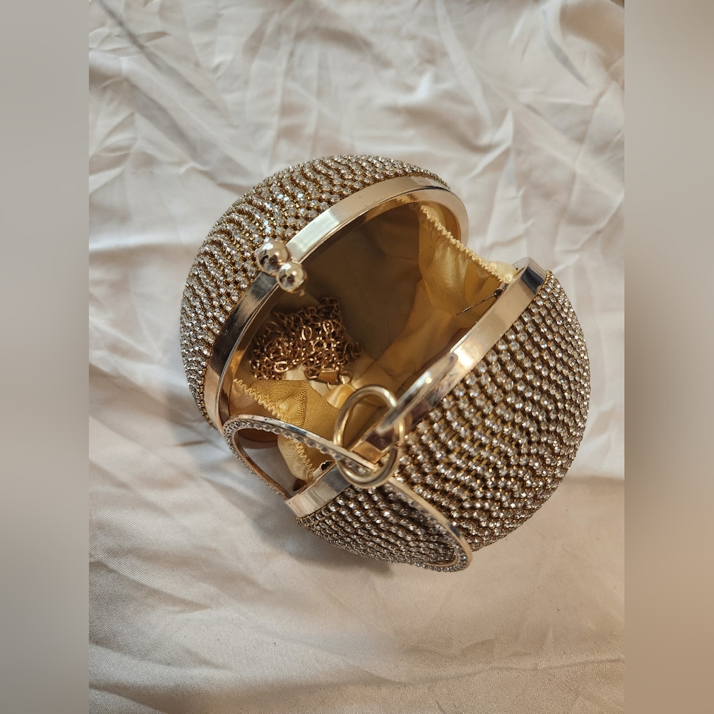 Luxury Gold Cluth